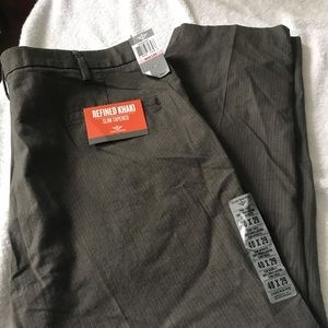 New mens dockers khaki size 40x29